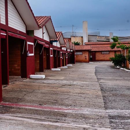 Hotel E Motel Madrugada Itu Eksteriør bilde