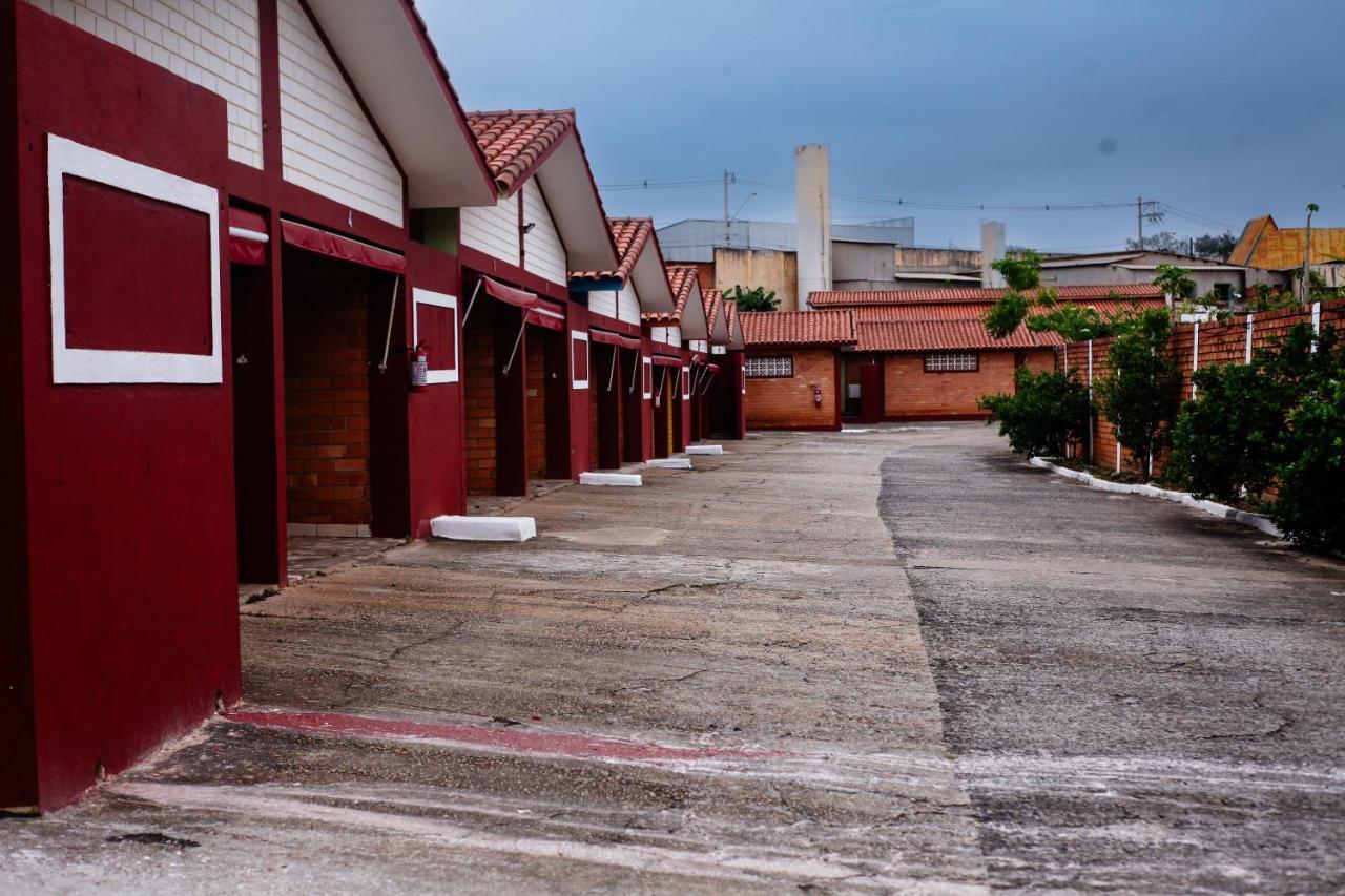 Hotel E Motel Madrugada Itu Eksteriør bilde